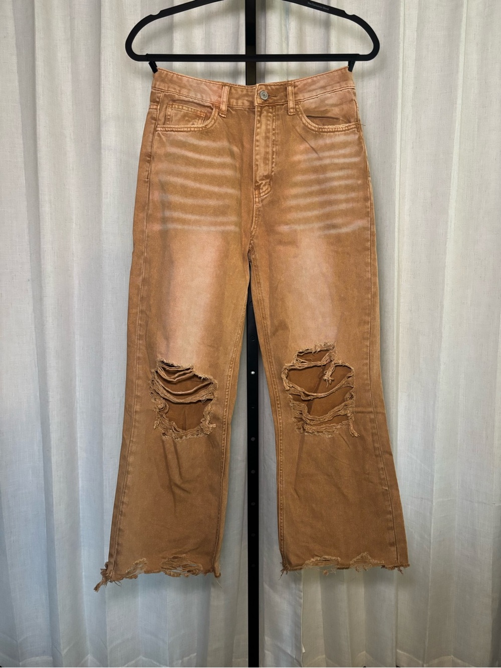 VERVET BY FLYING MONKEY Distressed Cropped Jeans in Tan